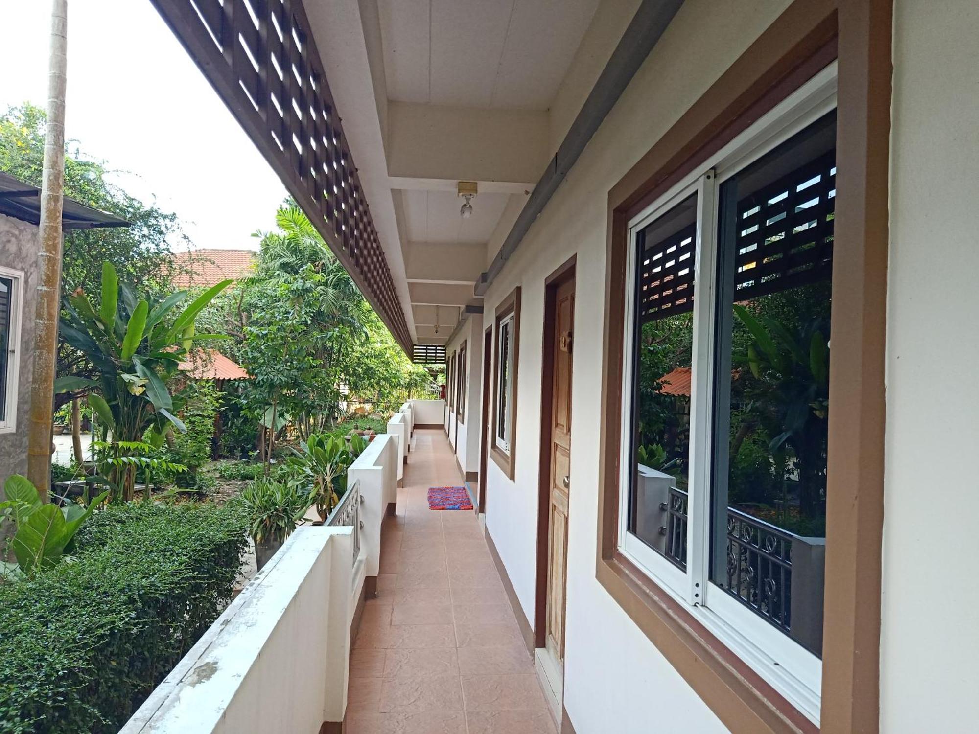 Phumchan Place Hotel Phayao Exterior photo